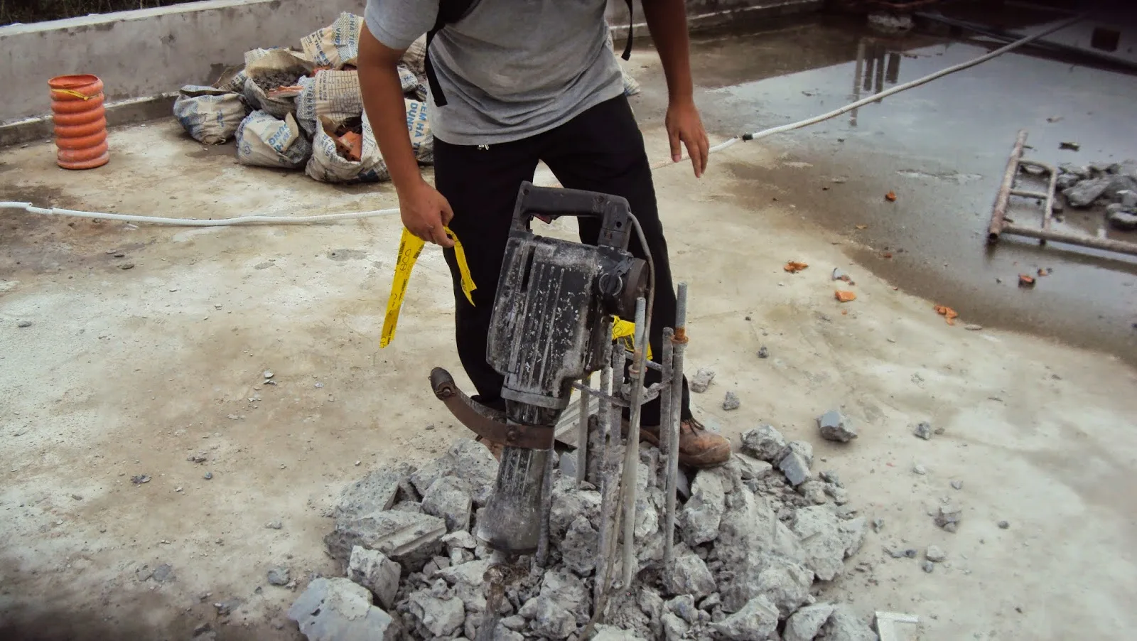 khoan cắt bê tông không tiếng ồn tại Hai Bà Trưng